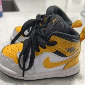 Jordan AJ 1 Mid